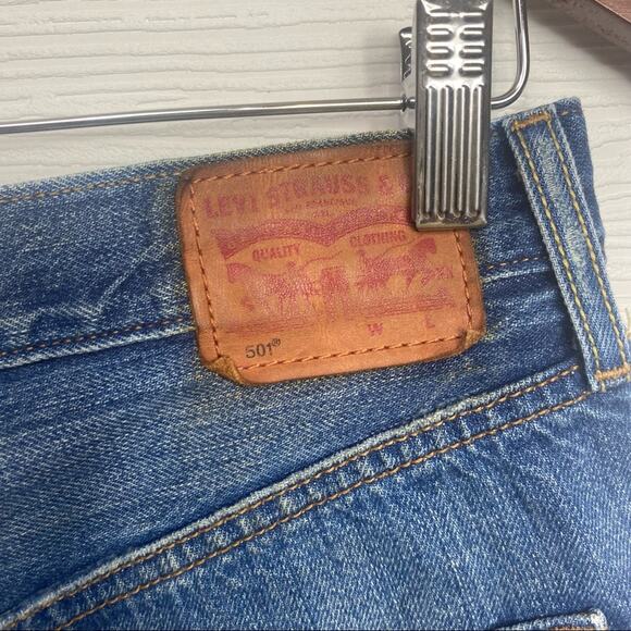 Levi’s 501 Cut Off Button Fly Denim Shorts Size 26 - Picture 4 of 8